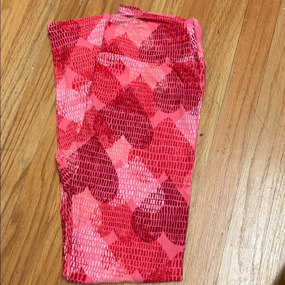 Lularoe Valentine’s OS Vintage Leggings